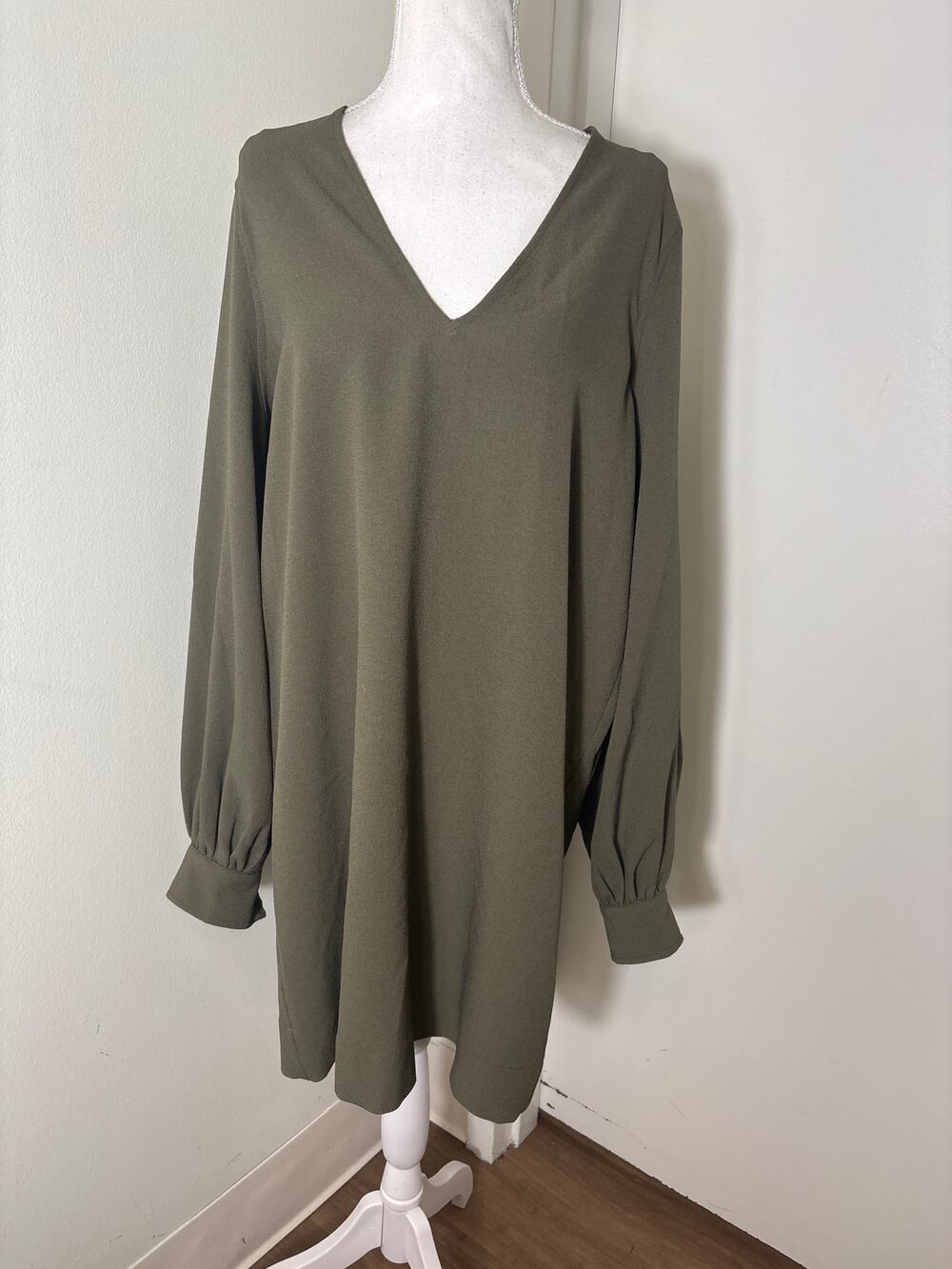 Ganni Army Green Long Sleeve V-Neck Knee Length Shift Dress Sz 38